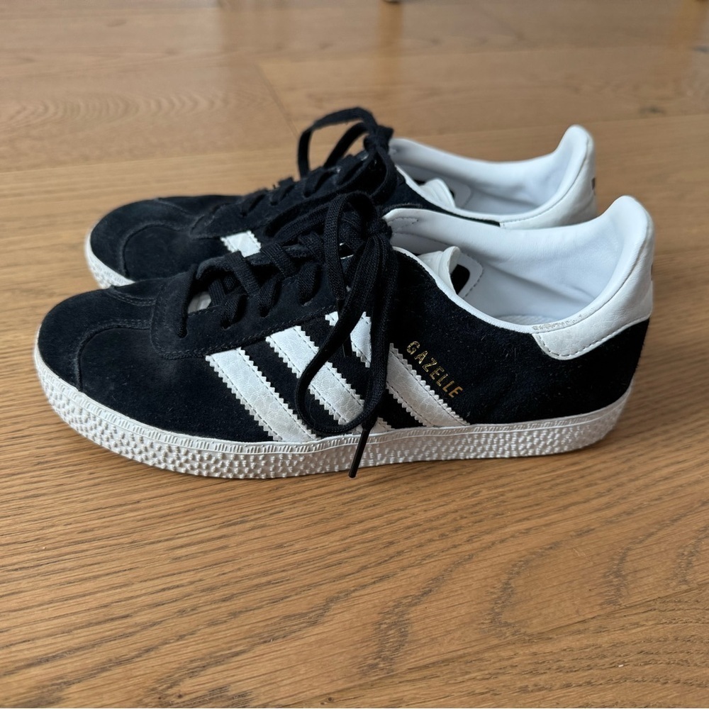 Adidas Originals Juniors Gazelle - Black Suede/White Leather/Gold - Size 3 - EUC